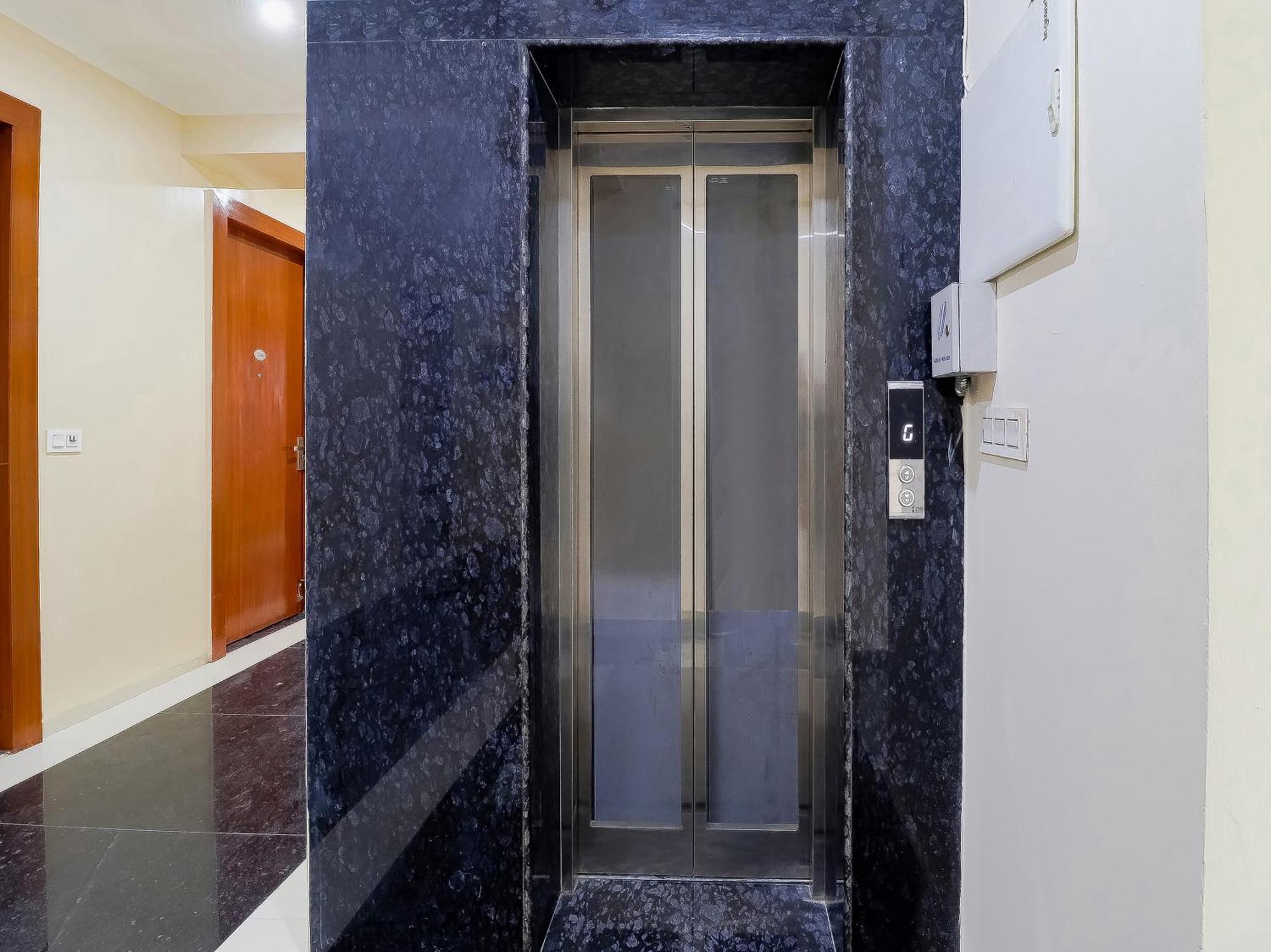 Treebo Rejoice 52 - 3Km From Huda City Metro Station Badshahpur Exterior foto