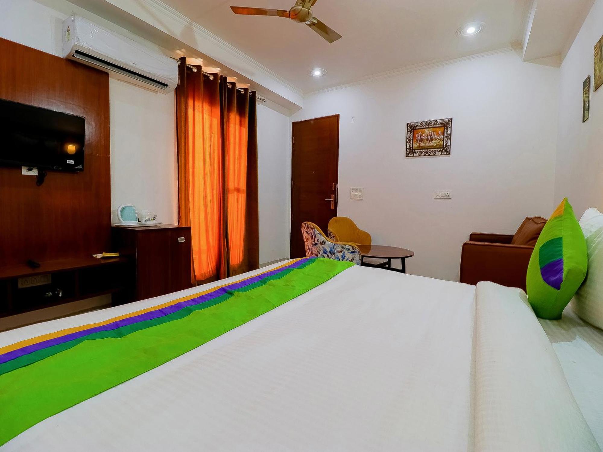 Treebo Rejoice 52 - 3Km From Huda City Metro Station Badshahpur Exterior foto