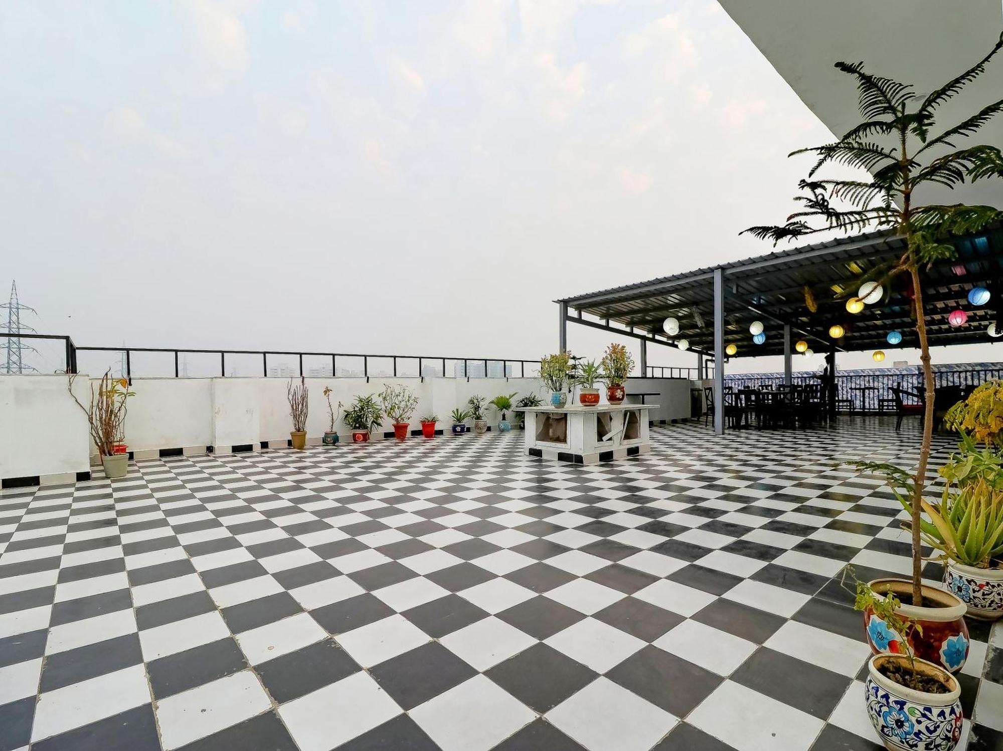 Treebo Rejoice 52 - 3Km From Huda City Metro Station Badshahpur Exterior foto